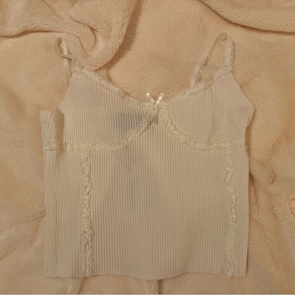 cropped lace detail tank top